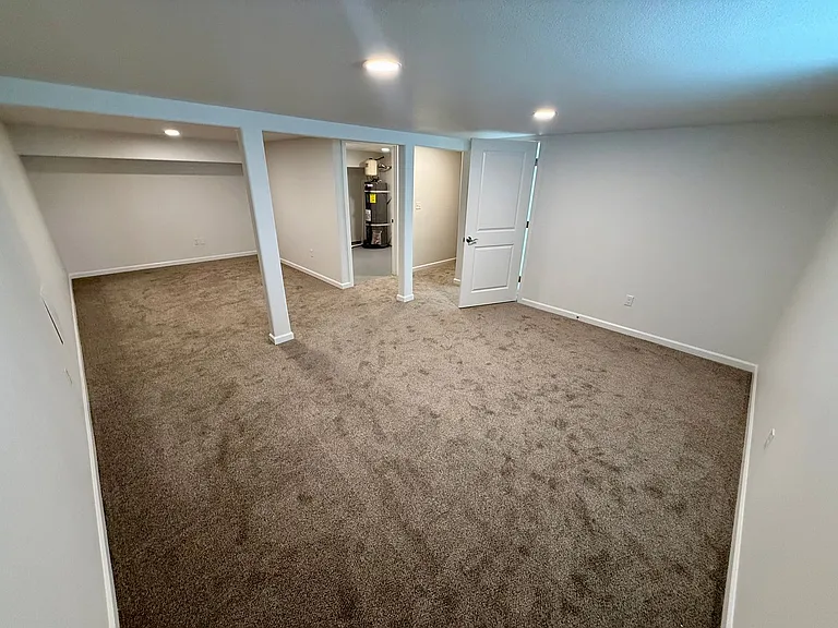 1329 Elm St — Photo 38