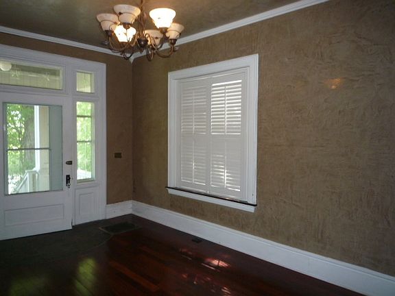 5th image of 719 Busseron St