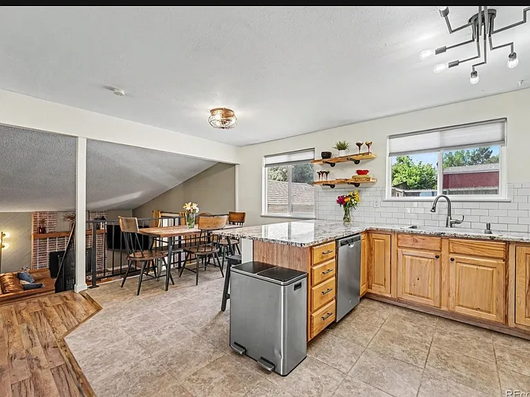 3262 S Norfolk Way — Photo 17