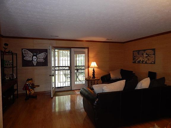 2nd image of 4436 Washington Ct
