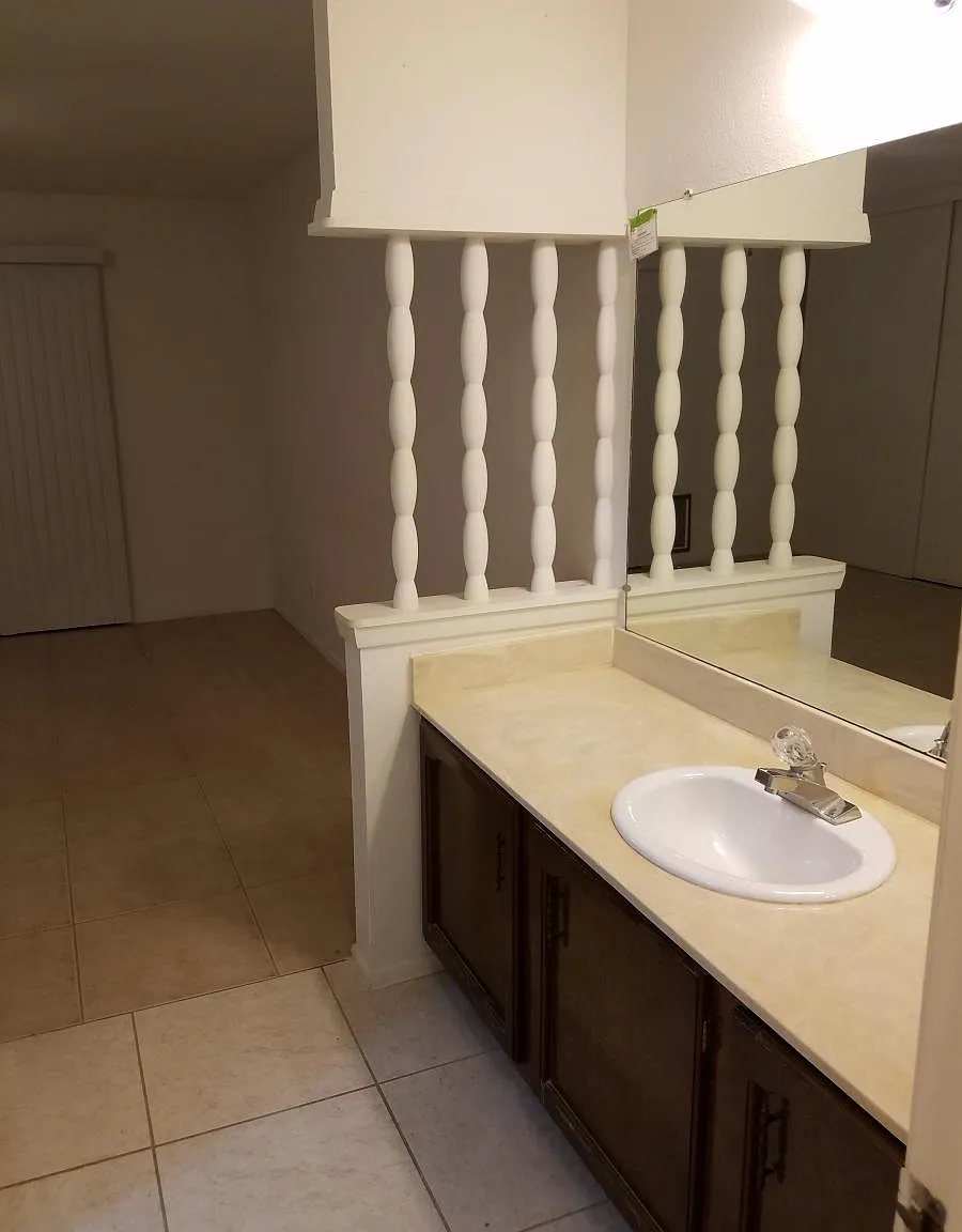 2 bed, 1.5 bath, 1050 sqft, $1,245 — Photo 2