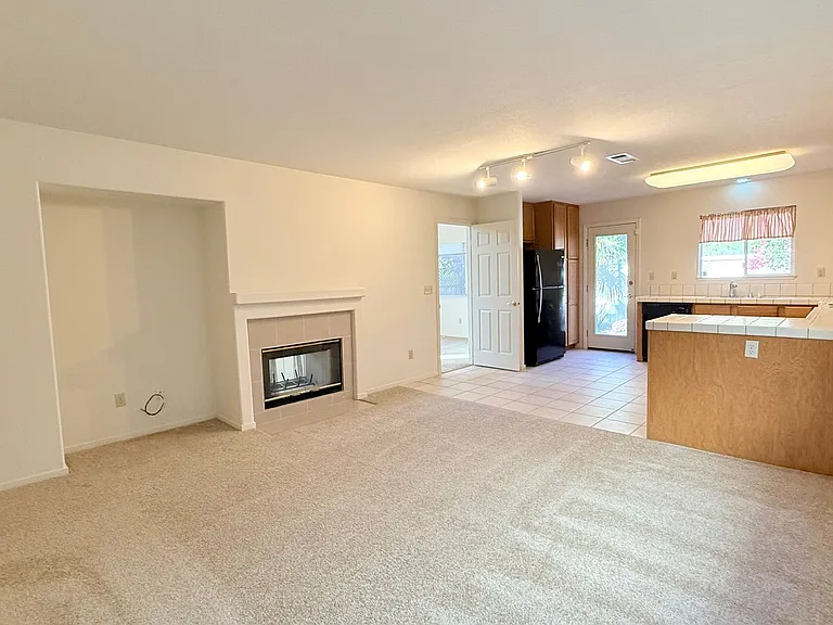 1126 Vista Pointe Cir — Photo 18