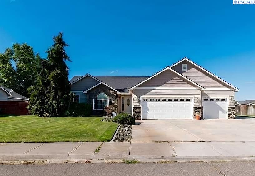 1st image of 4307 Segovia Dr