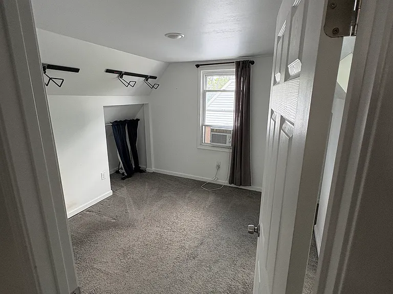 23067 Hazelwood Ave — Photo 7