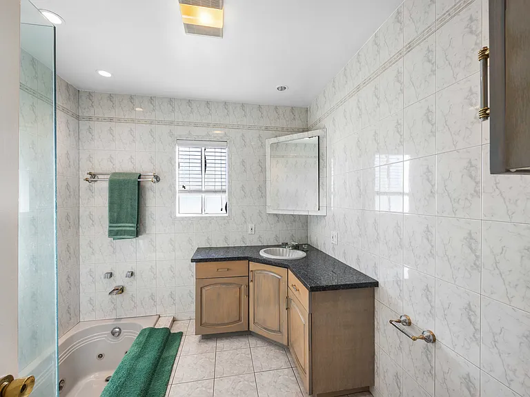 1207 Graynold Ave — Photo 22