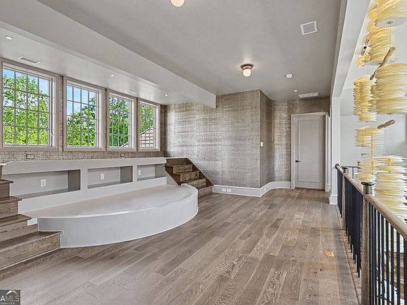 38th image of 140 Cove View Ln