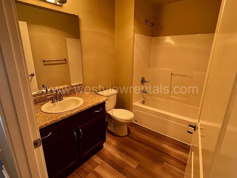 200 E Maple St — Photo 124