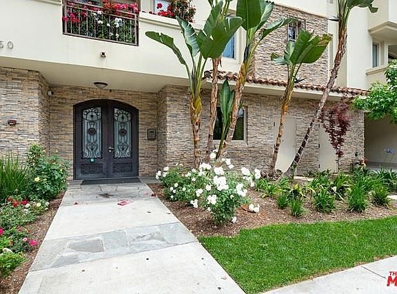 2nd image of 4550 Coldwater Canyon Ave Unit 304