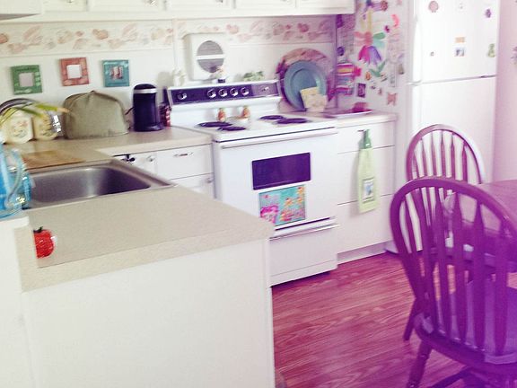 KITCHEN\nNEW REFRIGERATOR
