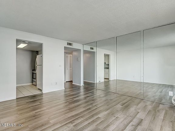 5th image of 3580 S OCEAN SHORE Boulevard #105