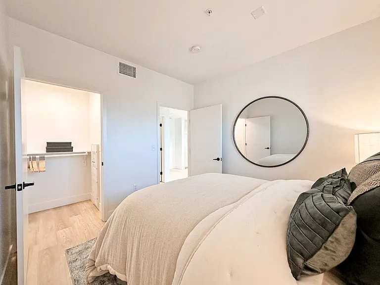 Begonia Place Luxury Apartments — Photo 88