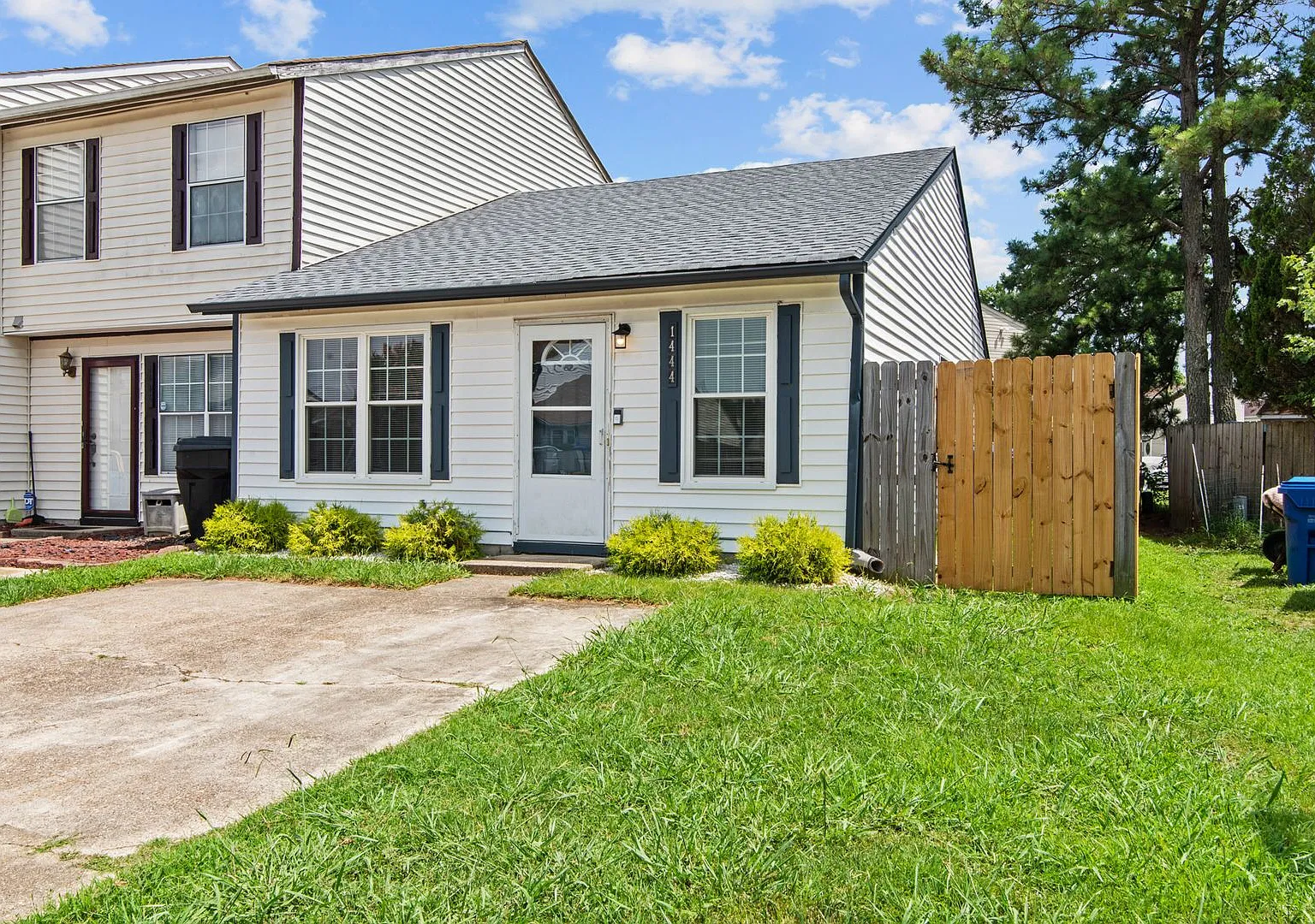 Virginia Beach End-Unit Townhome — Photo 1