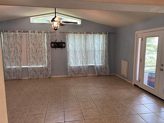 5th image of 1007 W Indian Oaks