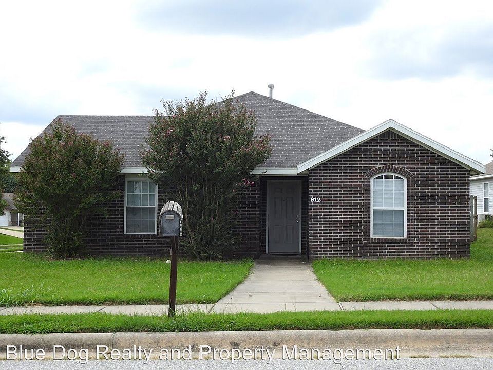 1st image of 912 SW Terry Ln