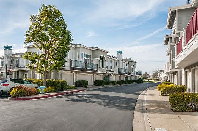 1st image of 595 Shoal Cir