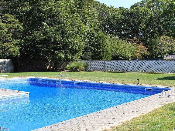 3rd image of 68 Beatrice Dr