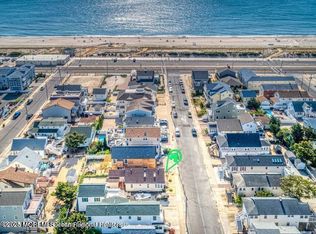 30 M St, Seaside Park, NJ 08752