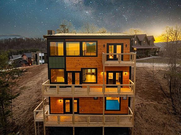 2nd image of 1567 Rainbow Ridge Way