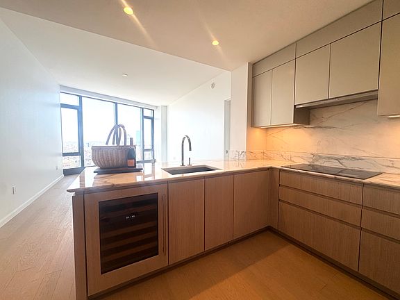 2nd image of 682 Atlantic Ave #3712