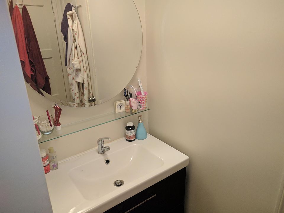 1st image of 10867 Kling St