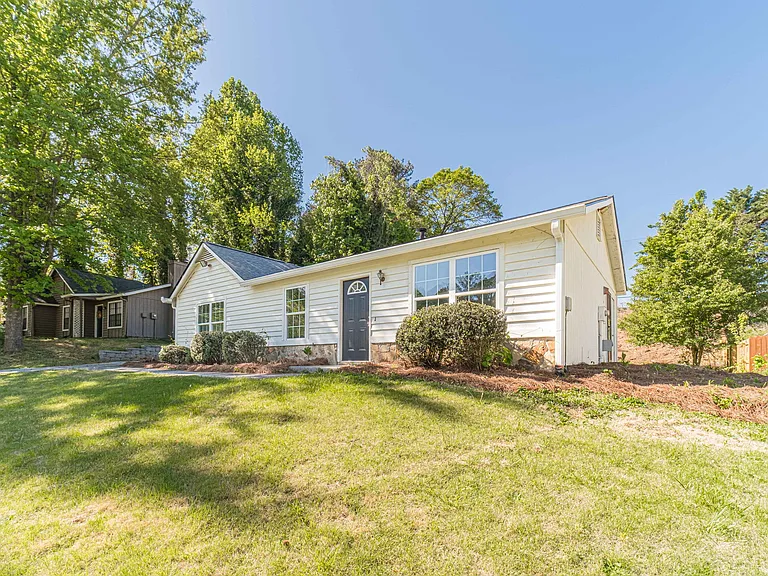 594 Harvard Dr — Photo 26