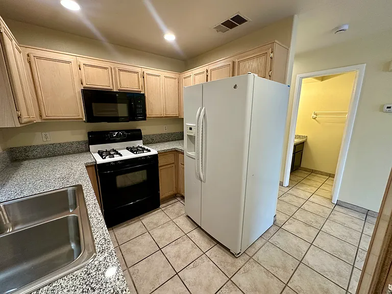 5738 Wind Dancer Dr — Photo 3