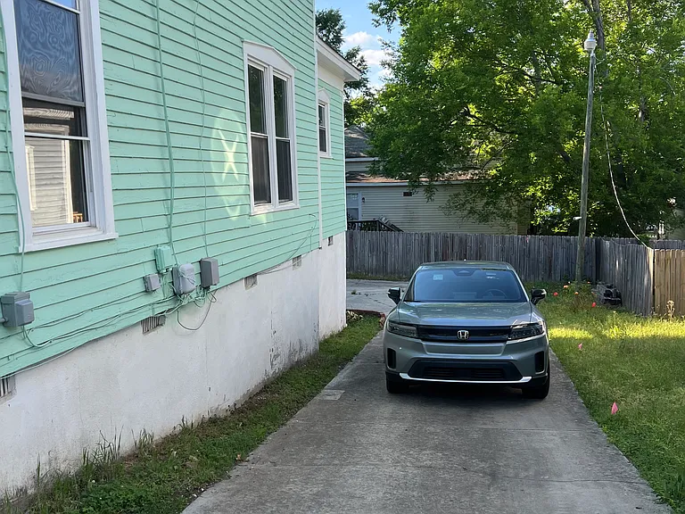 Side private parking