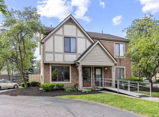 5722 Jousting Ln #B, Columbus, OH 43231