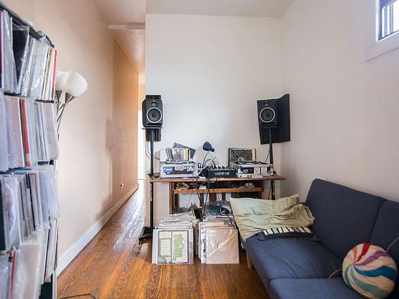 2nd image of 248 Stagg St #3A