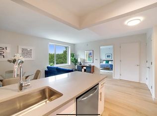 6570 Austin St #501, Rego Park, NY 11374