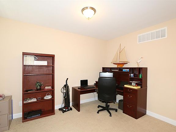 4th image of 1109 Westchester Way