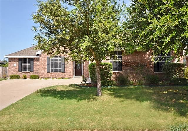 1st image of 322 Fox Hollow Dr