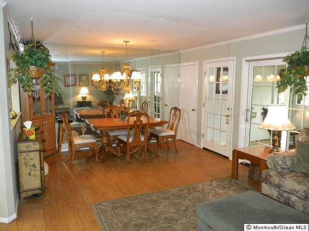 2nd image of 22 Lexington Court