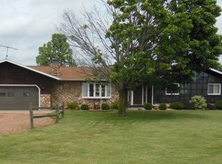 N10510 Kuschel Rd, Clintonville, WI 54929