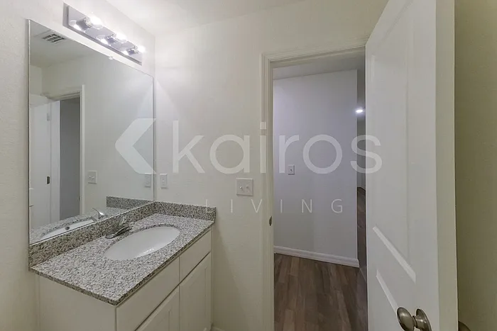 466 Norwood Ave S — Photo 11