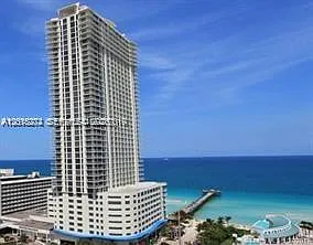 La Perla Condo — Photo 1