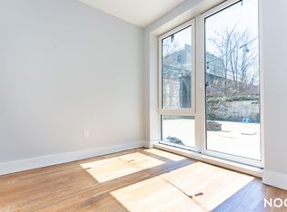 916 Bergen St #1R, Brooklyn, NY 11238