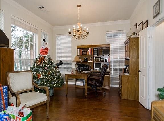 5th image of 106 Lakehill Dr