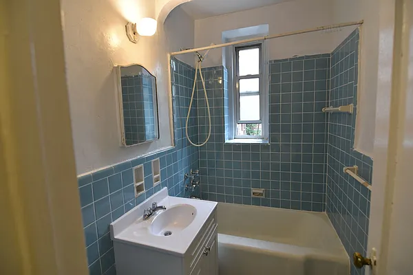 Rented by Zuz Realty | media 54