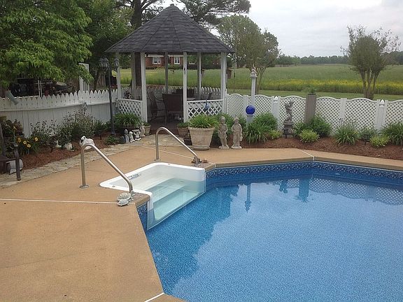 3rd image of 2333 Centerville Tpke S