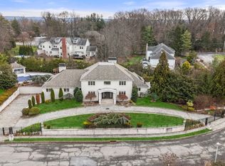 4 Nottingham Dr, Florham Park, NJ 07932