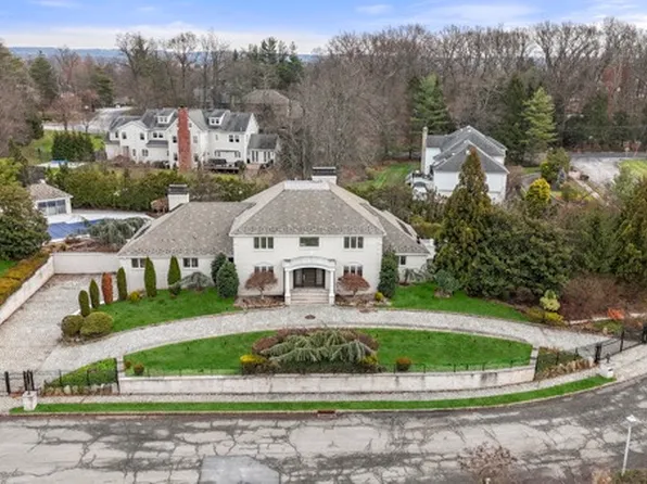4 Nottingham Dr, Florham Park, NJ 07932