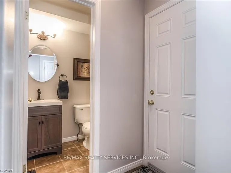 317 Briarmeadow Dr — Photo 9