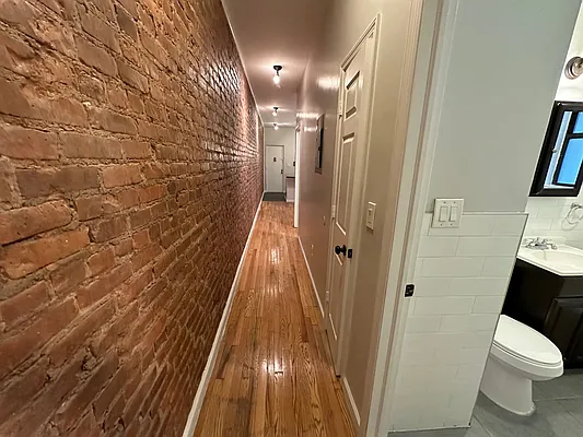 Rented by Premier Metro Realty Corp | media 6