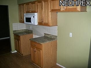 2nd image of 146 Dorset Ct