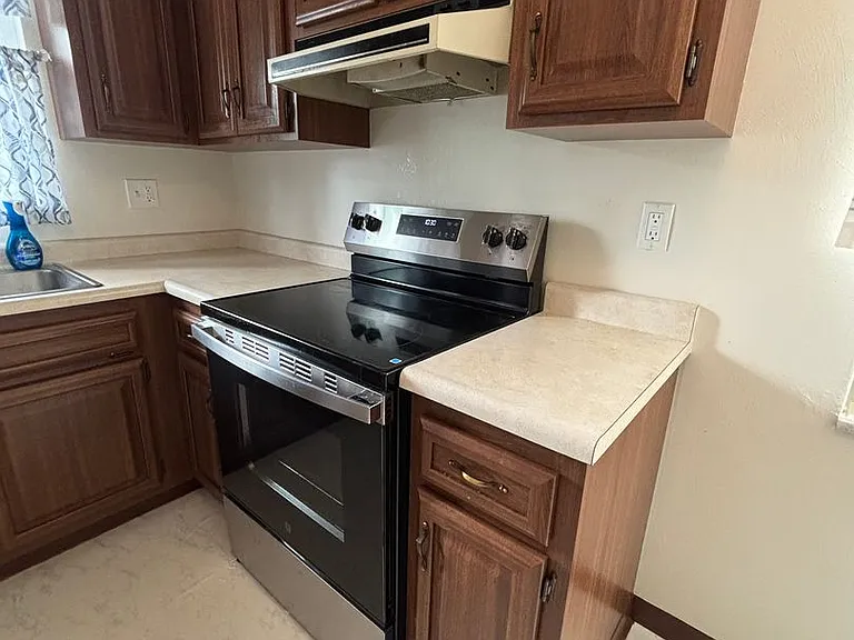 1295 Morrow Rd — Photo 4