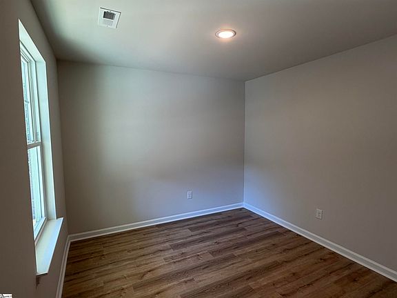 2nd image of 218 Hamilton St