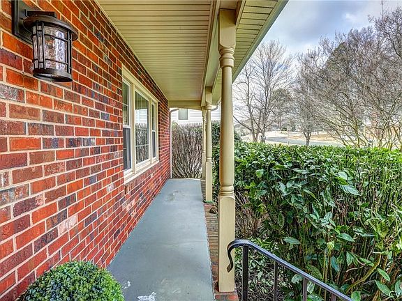 3rd image of 7905 Chowning Cir