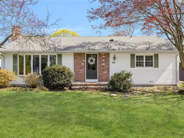 96 Bayberry Ln, East Greenwich, RI 02818