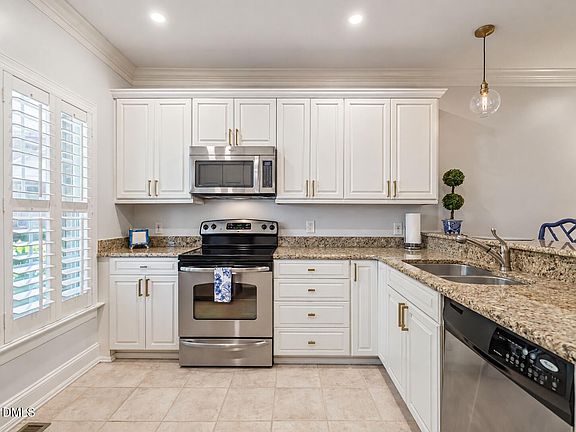 4th image of 1406 Governors Ct
